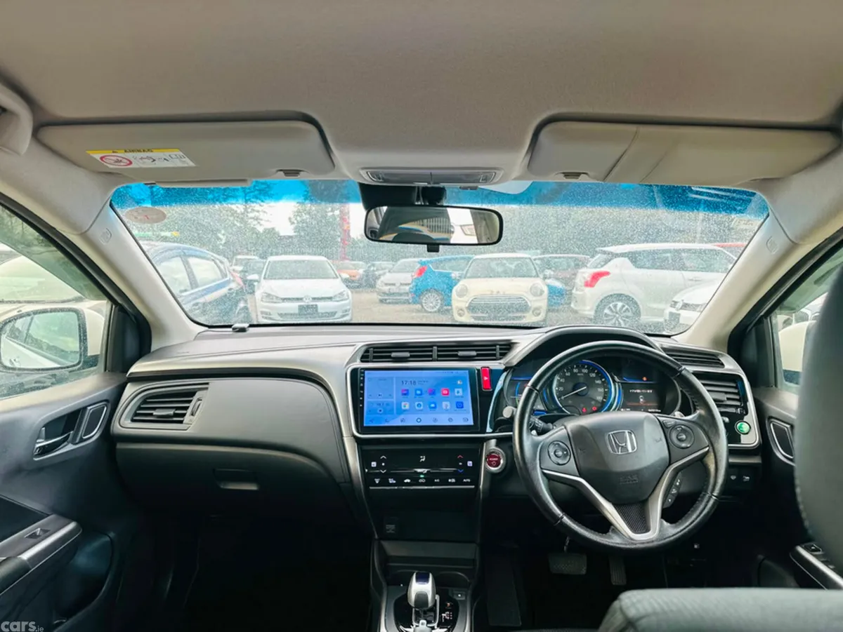 Honda Grace Hatchback, Petrol Hybrid, 2016, White