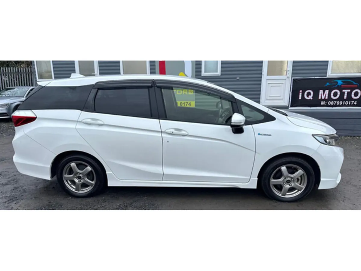 Honda Shuttle Hatchback, Petrol Hybrid, 2017, White