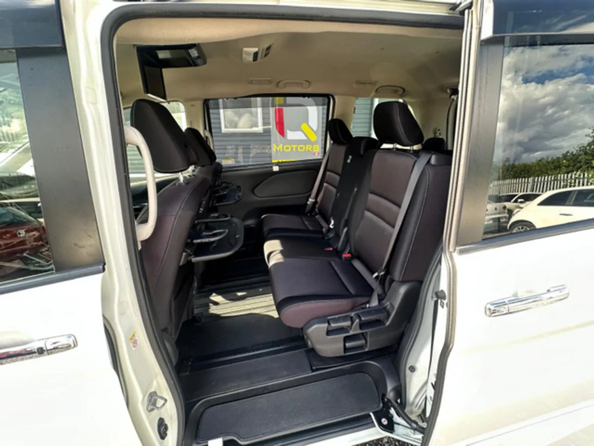 Nissan Serena MPV, Petrol Hybrid, 2016, White