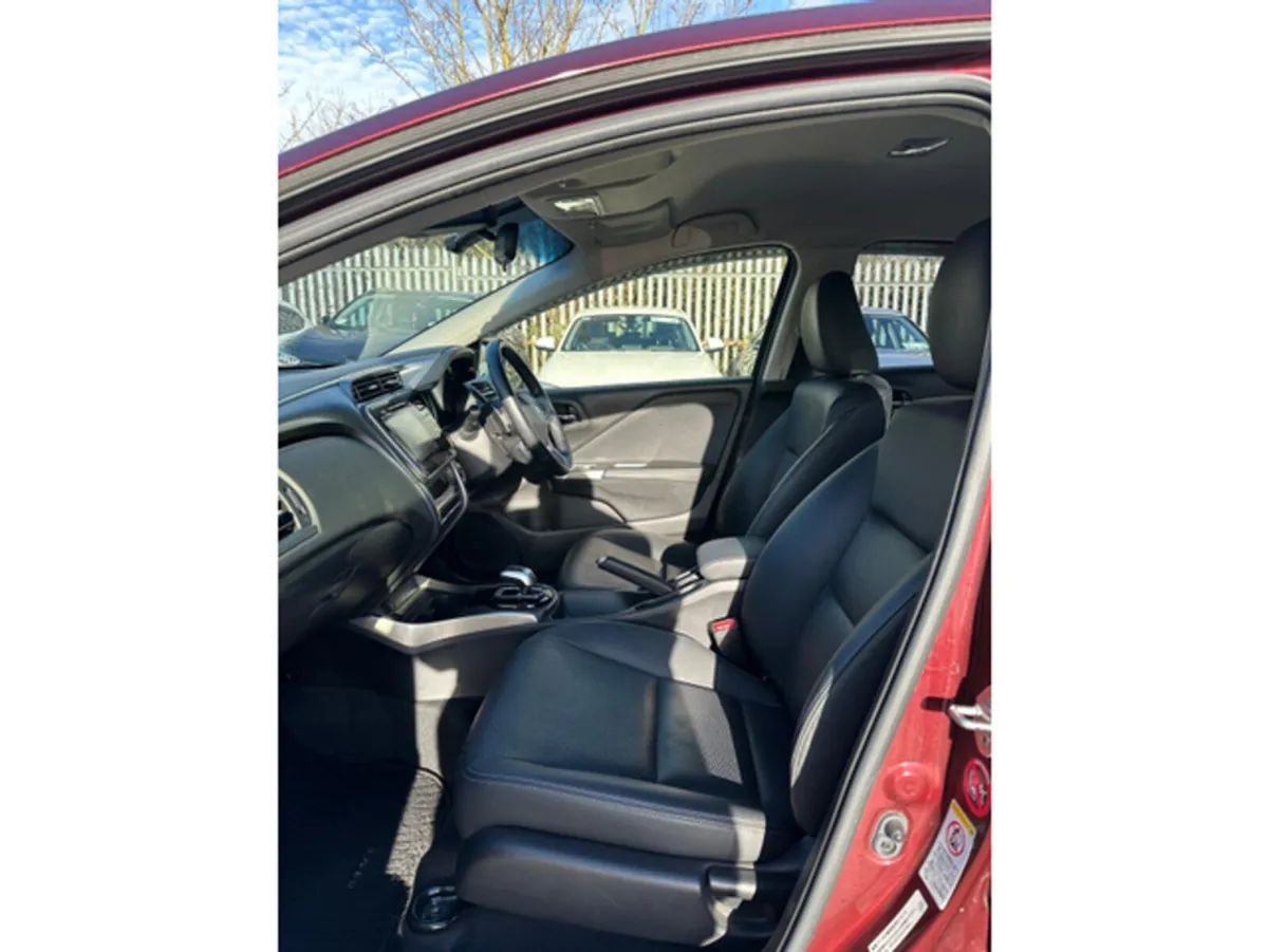 Honda Grace Saloon, Petrol Hybrid, 2015, Red
