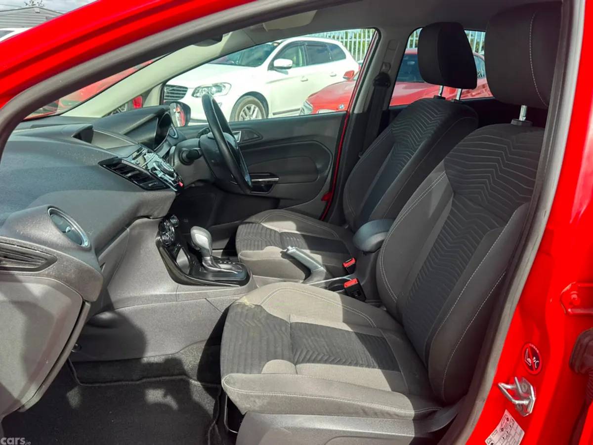 Ford Fiesta Hatchback, Petrol, 2015, Red