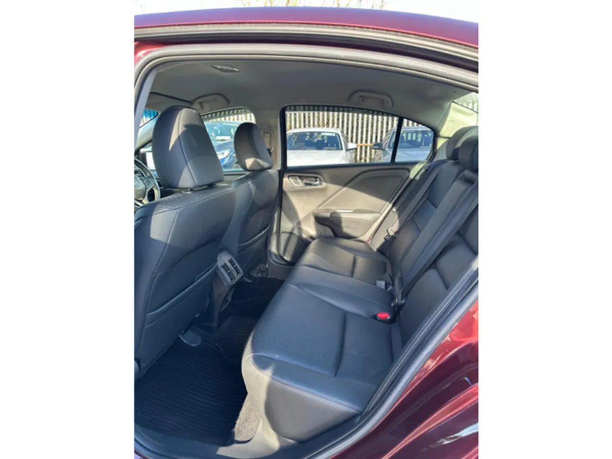 Honda Grace Saloon, Petrol Hybrid, 2015, Red