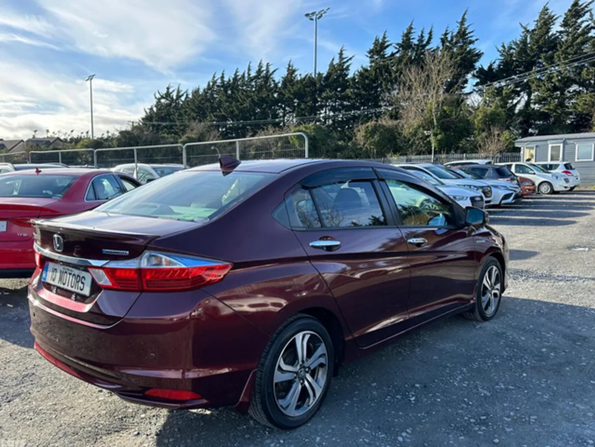 Honda Grace Saloon, Petrol Hybrid, 2015, Red