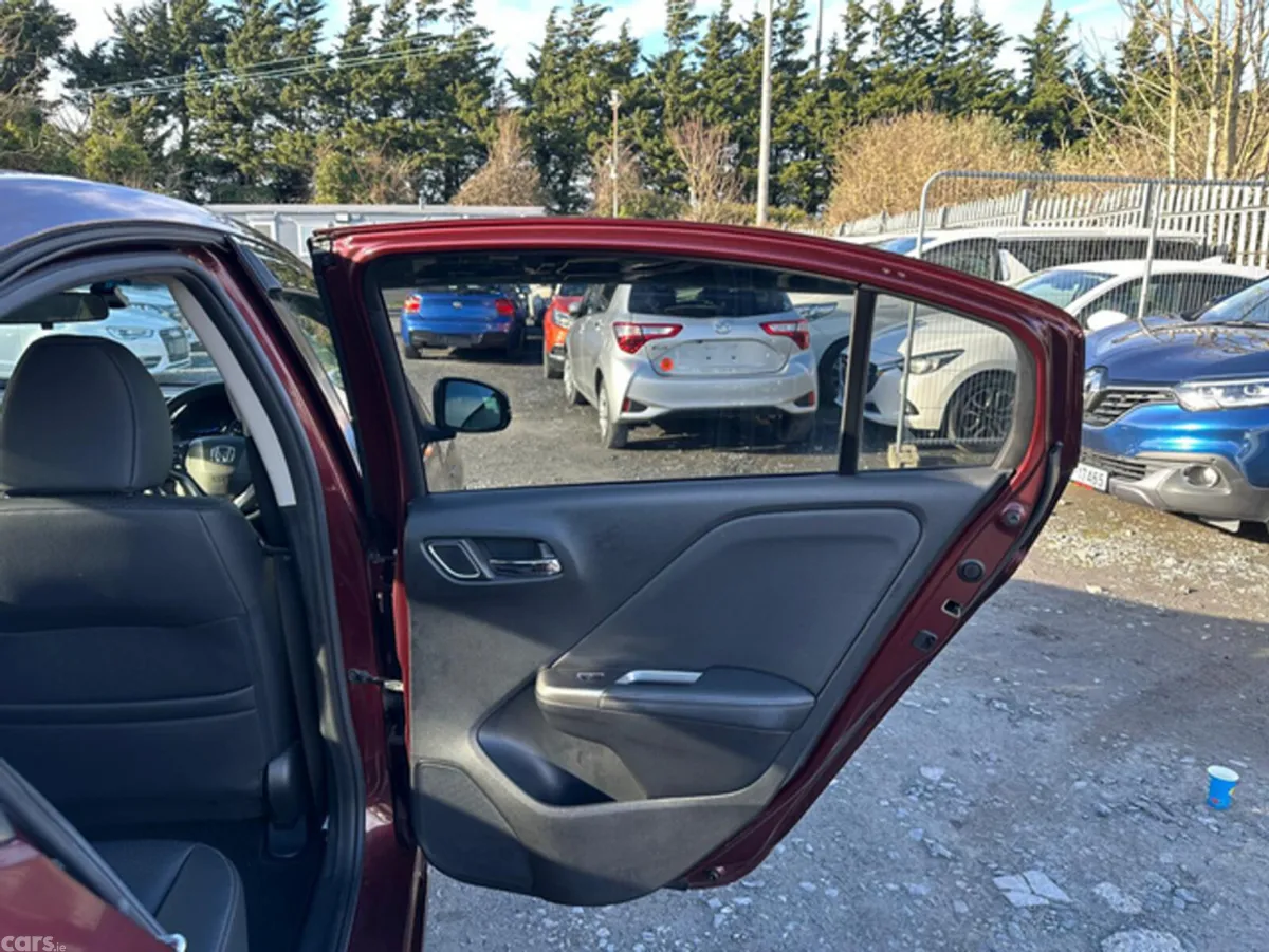Honda Grace Saloon, Petrol Hybrid, 2015, Red