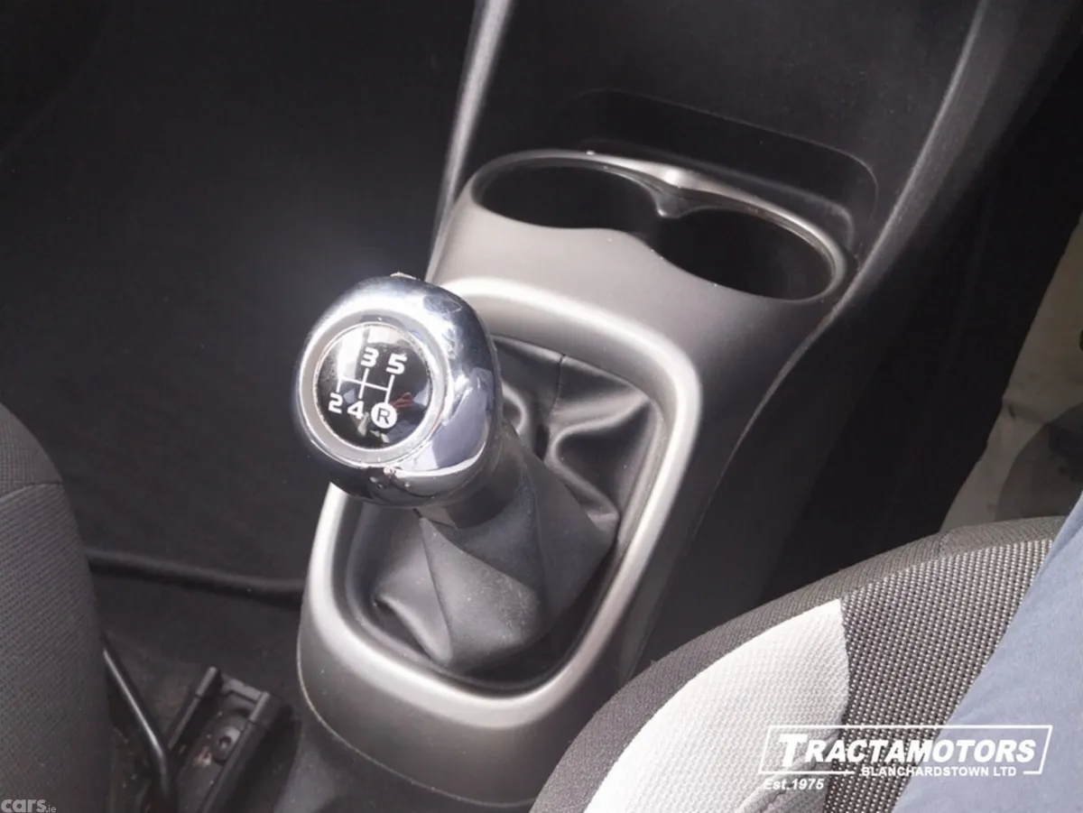 Toyota Aygo Hatchback, Petrol, 2016, White