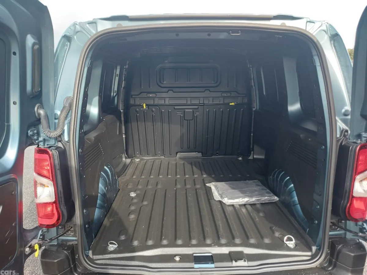 Citroen Berlingo Van, Diesel, 2025, Blue