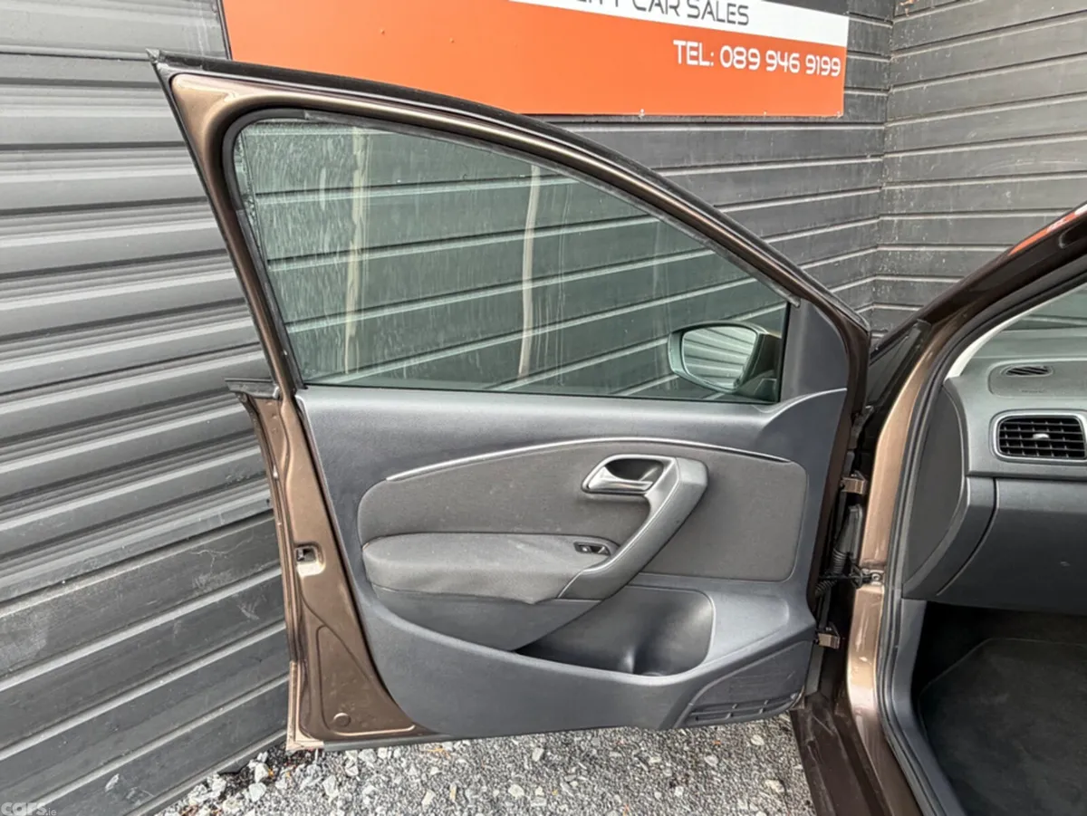 Volkswagen Polo Hatchback, Petrol, 2015, Brown