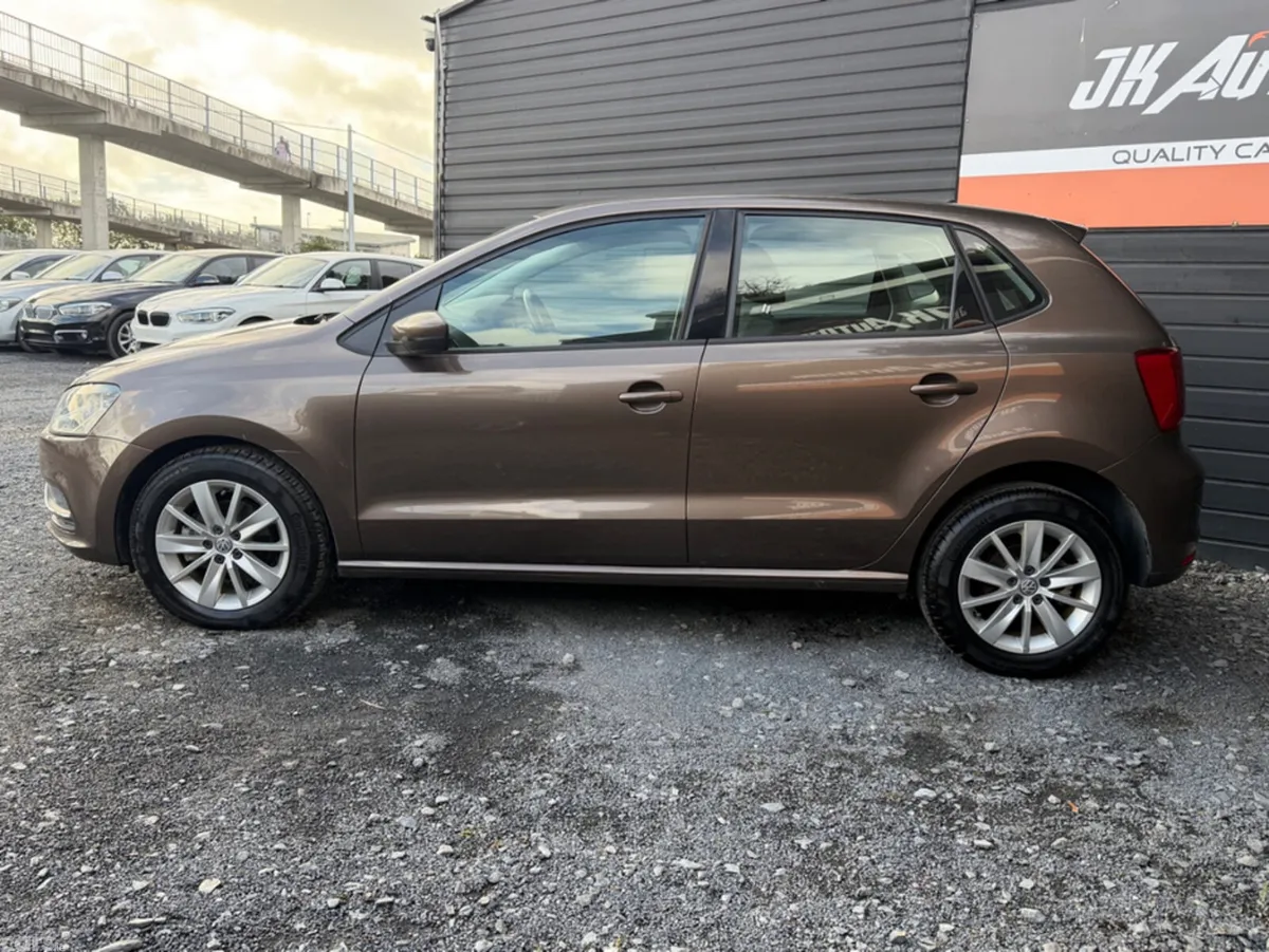 Volkswagen Polo Hatchback, Petrol, 2015, Brown