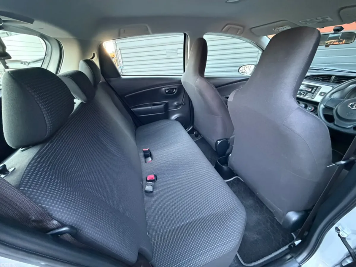 Toyota Yaris Hatchback, Petrol, 2016, Silver