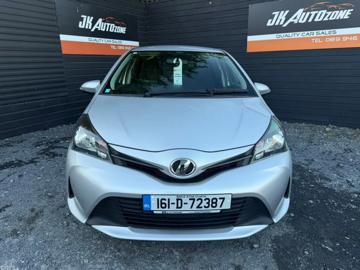 Toyota Yaris Hatchback, Petrol, 2016, Silver