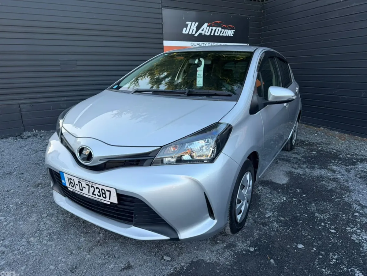 Toyota Yaris Hatchback, Petrol, 2016, Silver
