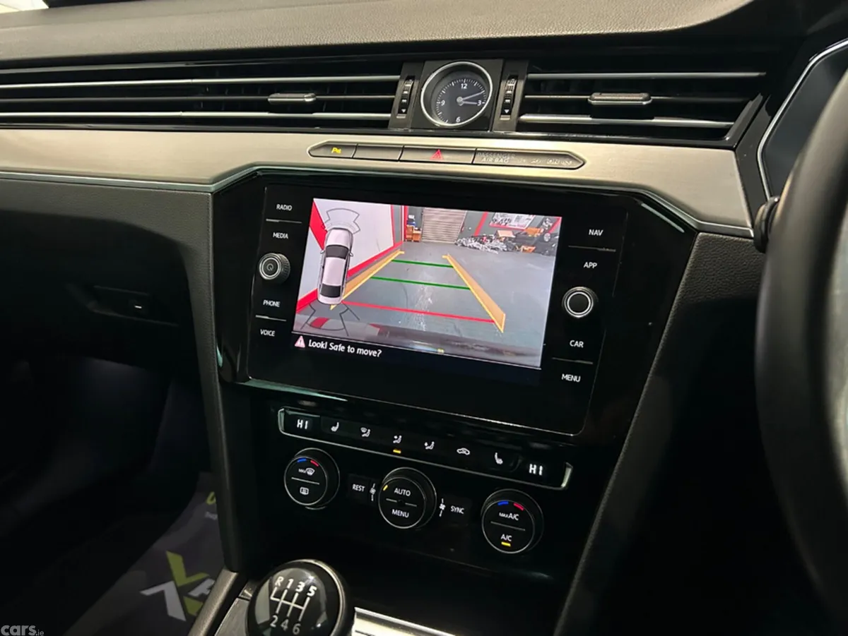 Volkswagen Passat Saloon, Diesel, 2019, Black