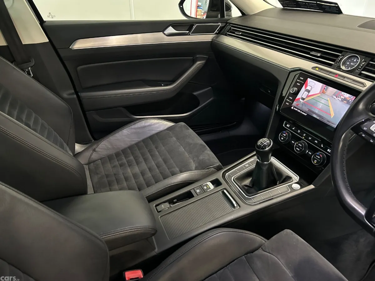 Volkswagen Passat Saloon, Diesel, 2019, Black