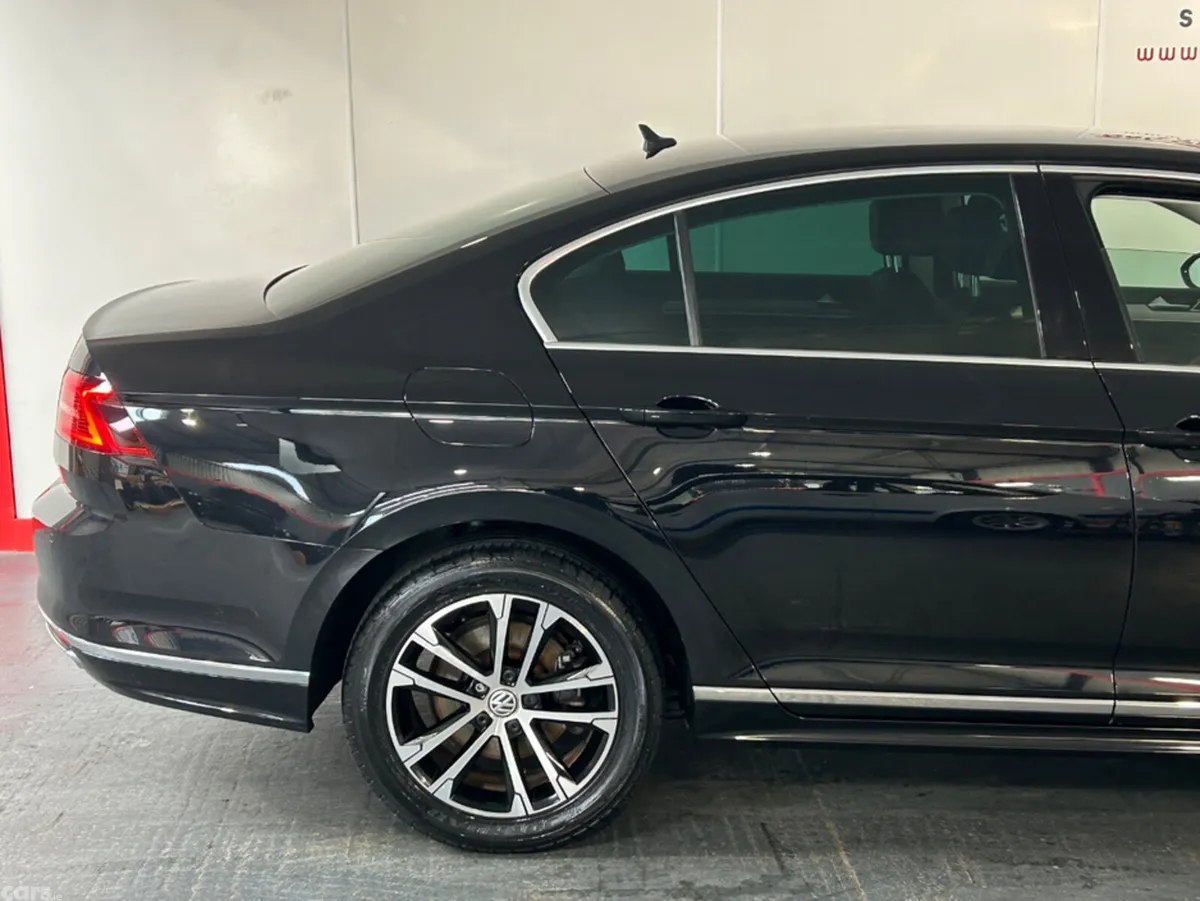 Volkswagen Passat Saloon, Diesel, 2019, Black