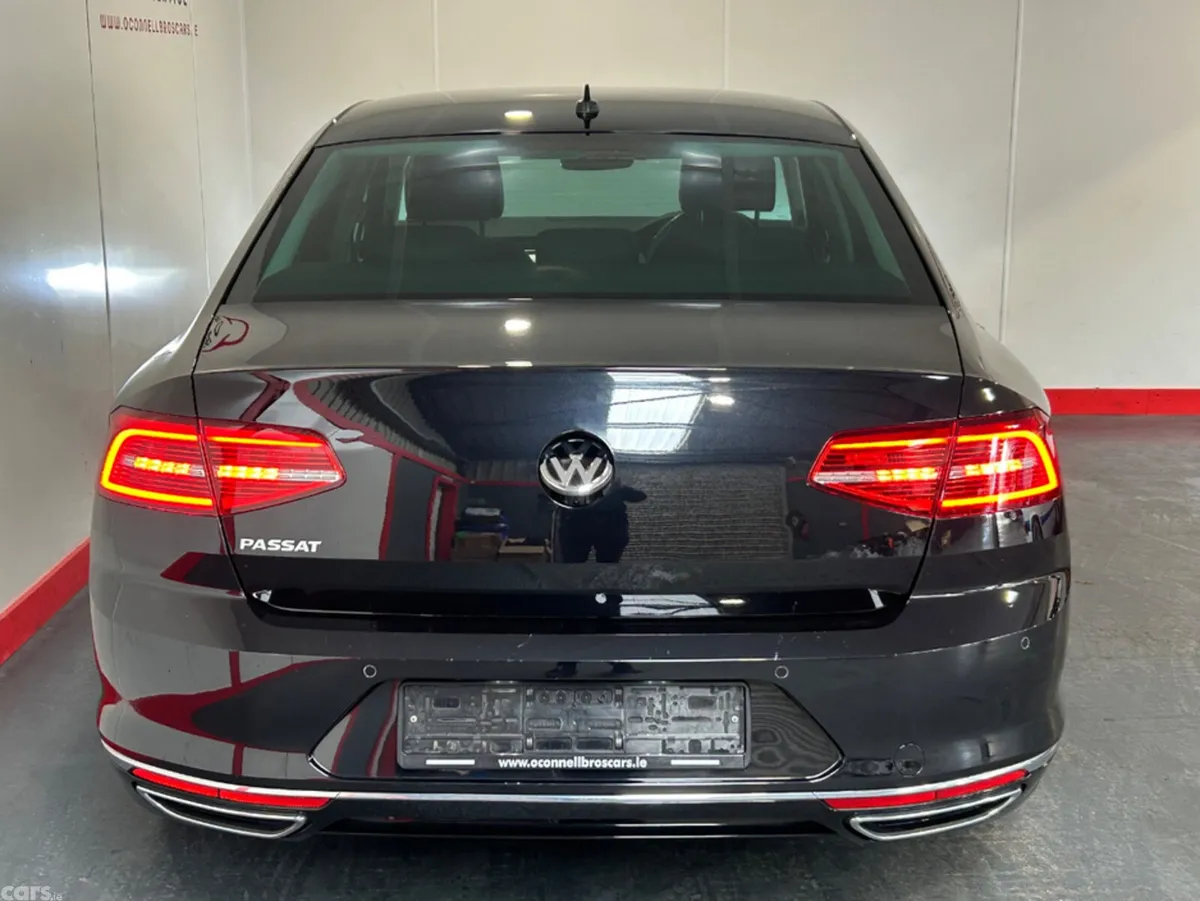Volkswagen Passat Saloon, Diesel, 2019, Black