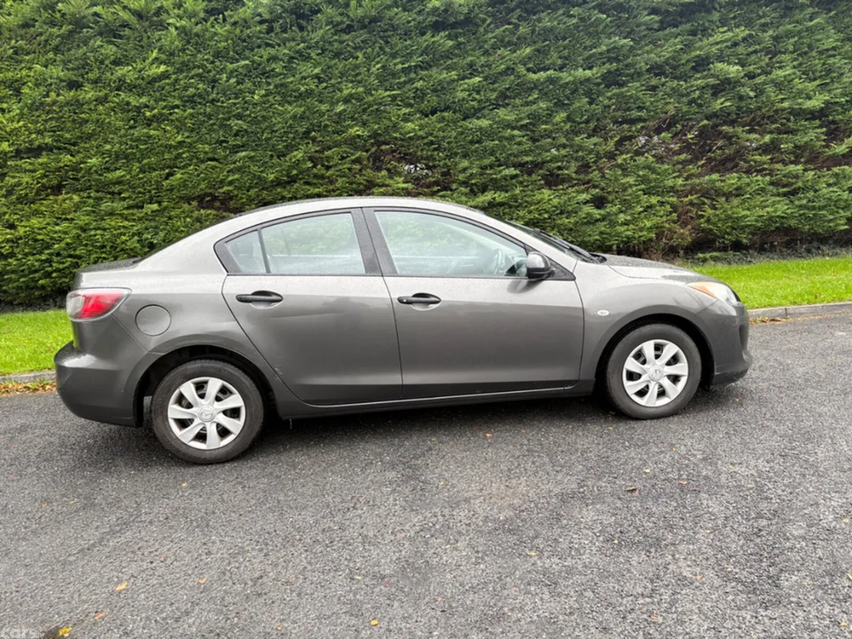 Mazda Mazda3 Saloon, Diesel, 2013, Grey
