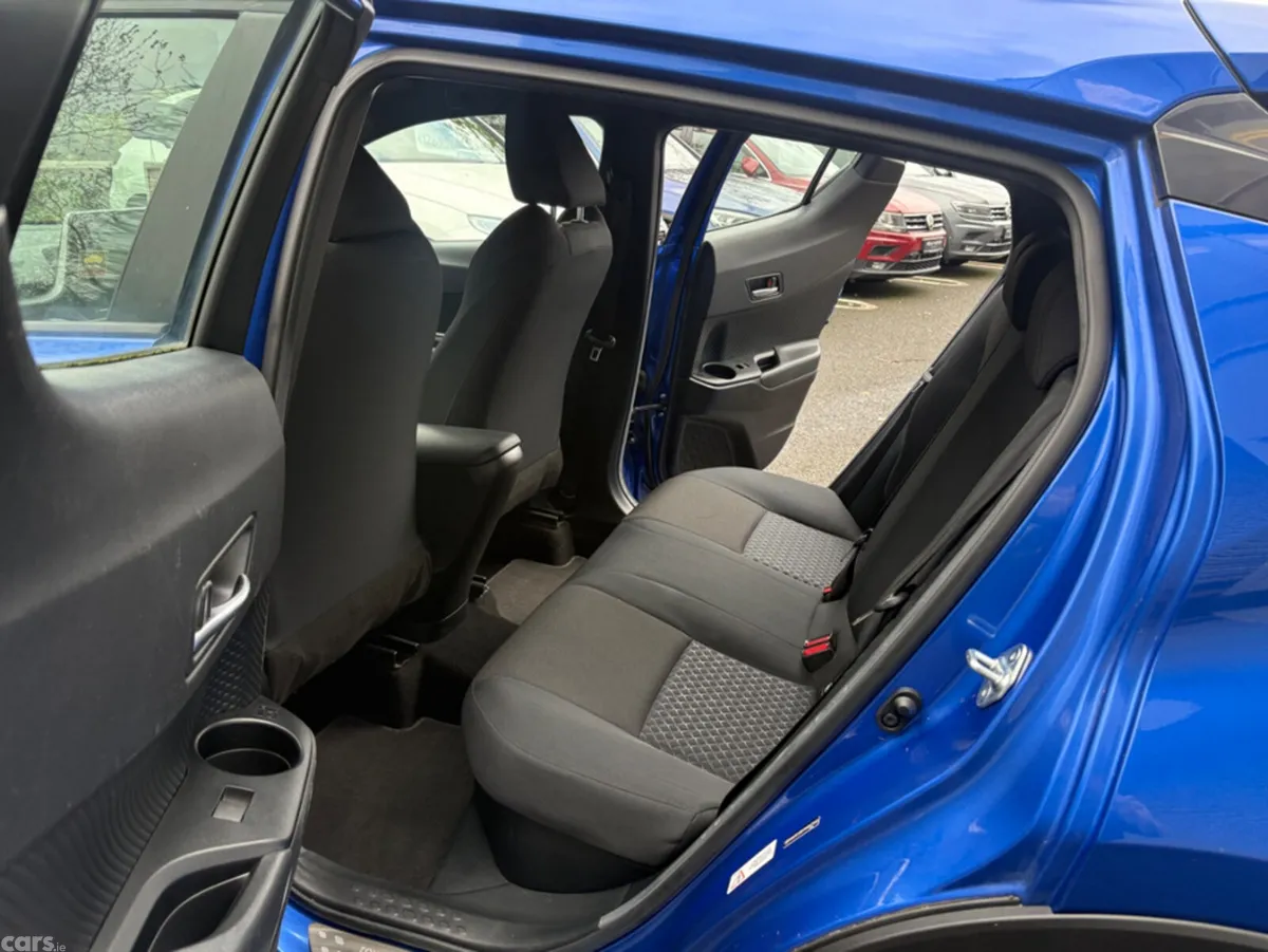 Toyota C-HR Hatchback, Petrol Hybrid, 2021, Blue