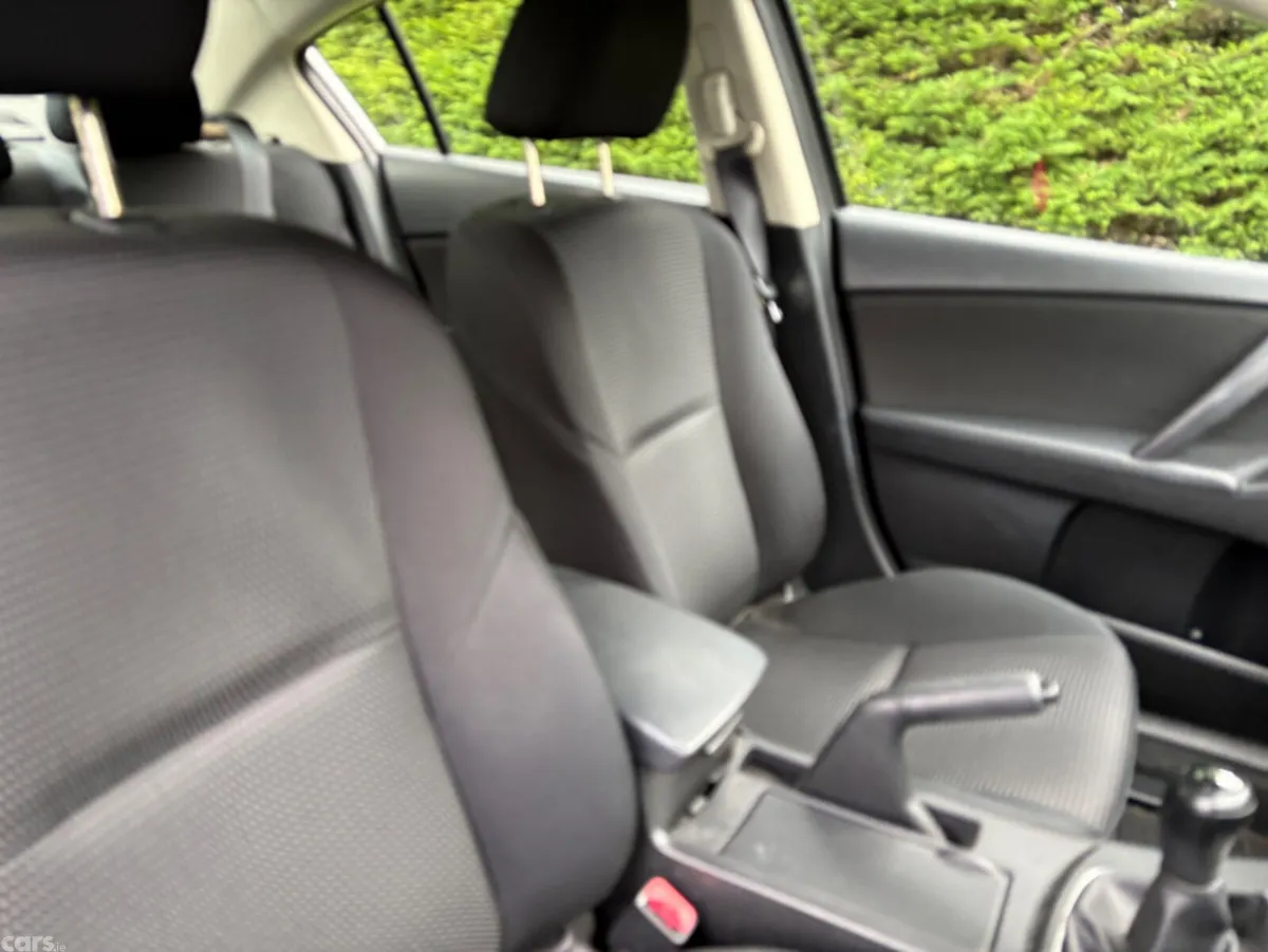 Mazda Mazda3 Saloon, Diesel, 2013, Grey