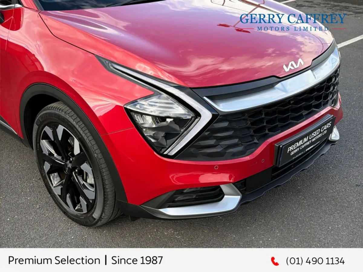Kia Sportage MPV, Petrol Plug-in Hybrid, 2022, Red