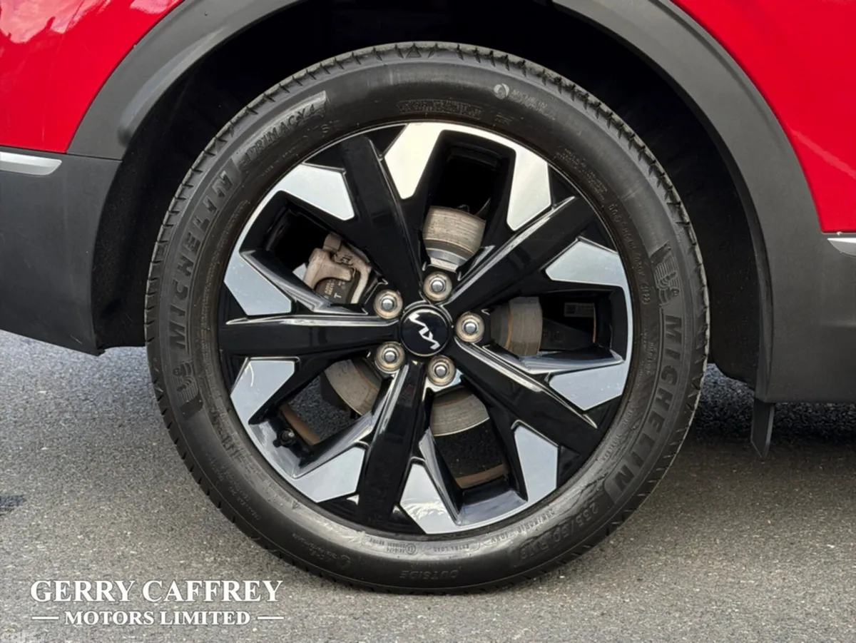 Kia Sportage MPV, Petrol Plug-in Hybrid, 2022, Red