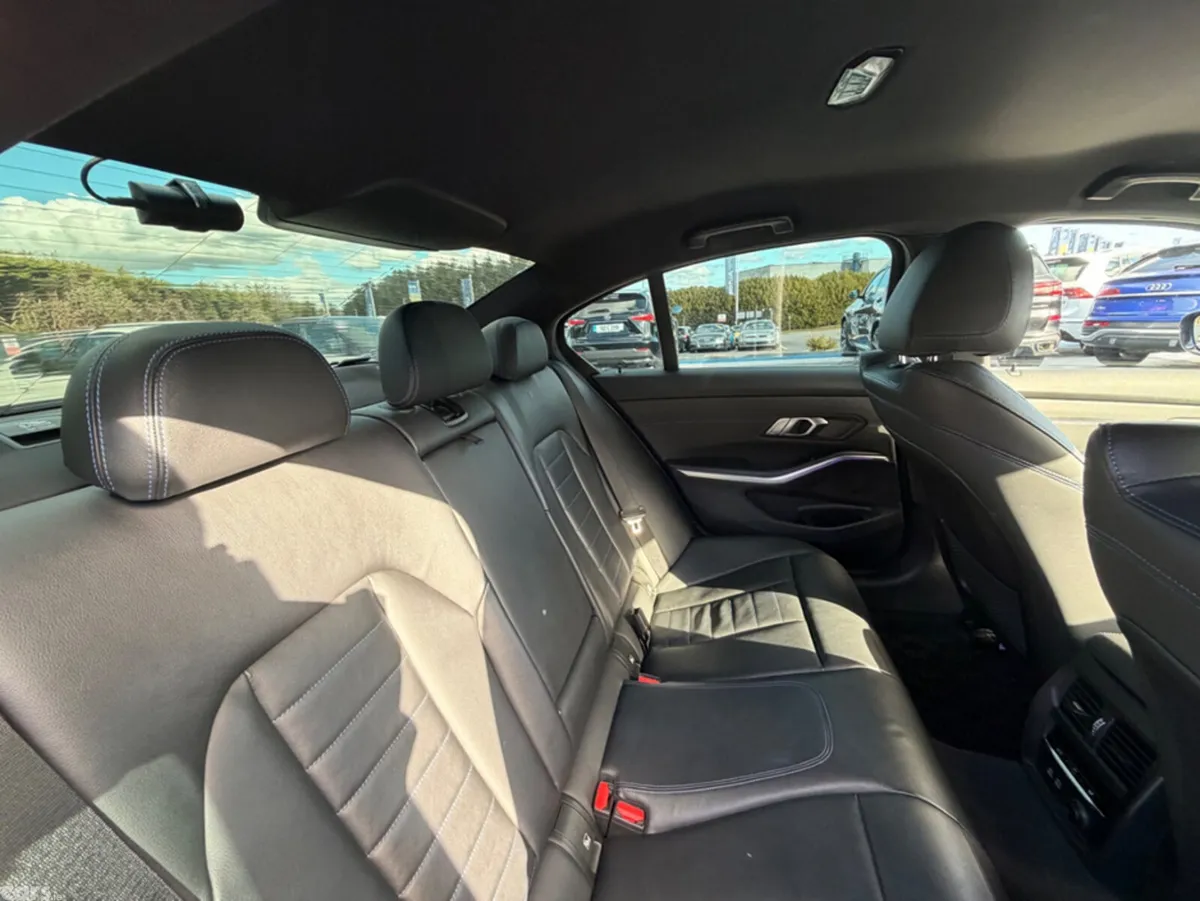 BMW 3-Series Saloon, Petrol, 2019, Blue