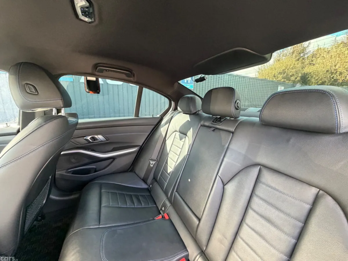 BMW 3-Series Saloon, Petrol, 2019, Blue