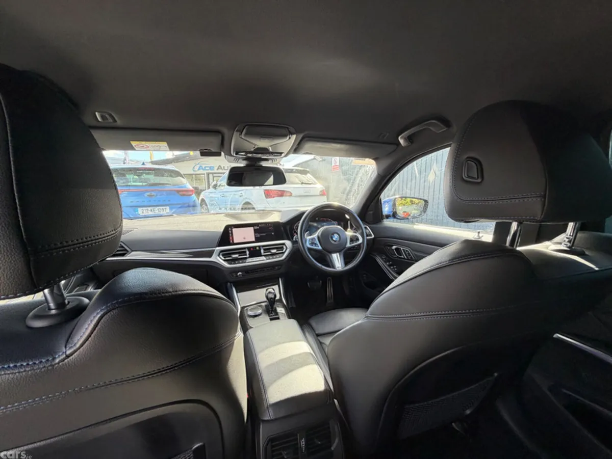BMW 3-Series Saloon, Petrol, 2019, Blue