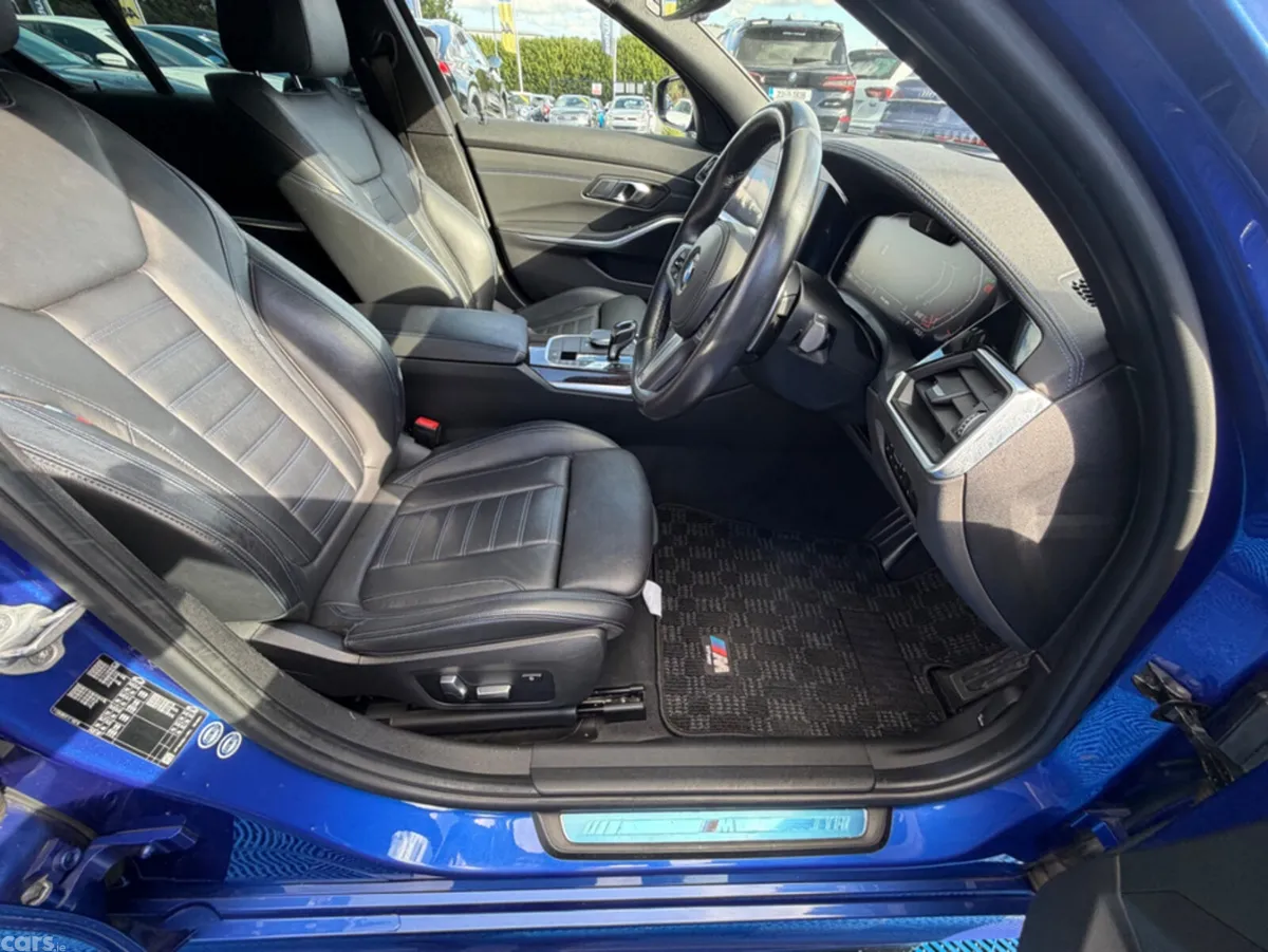 BMW 3-Series Saloon, Petrol, 2019, Blue
