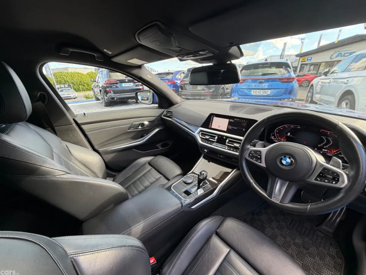 BMW 3-Series Saloon, Petrol, 2019, Blue