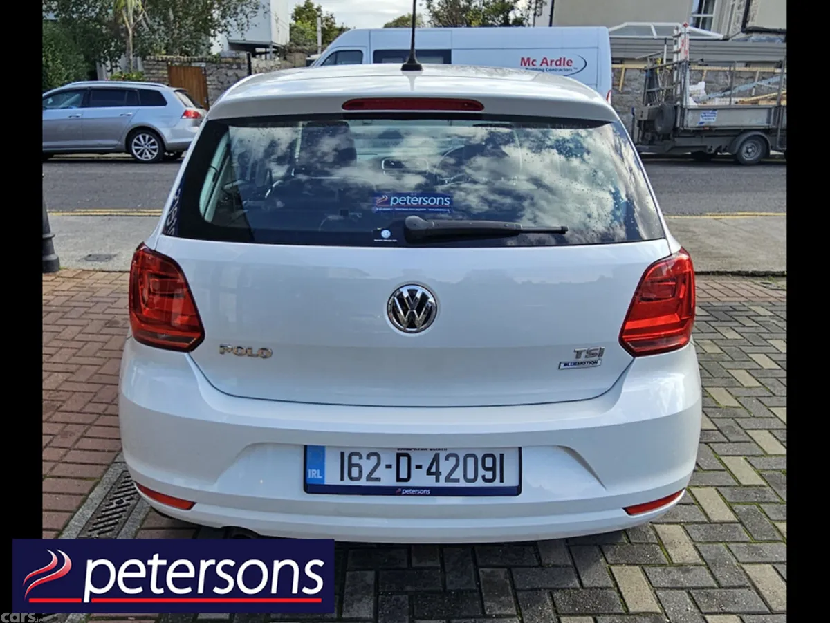 Volkswagen Polo Hatchback, Petrol, 2016, White