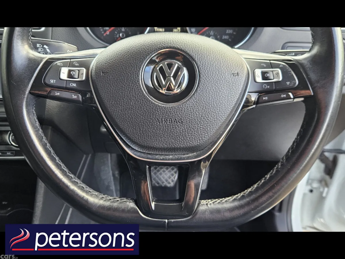Volkswagen Polo Hatchback, Petrol, 2016, White