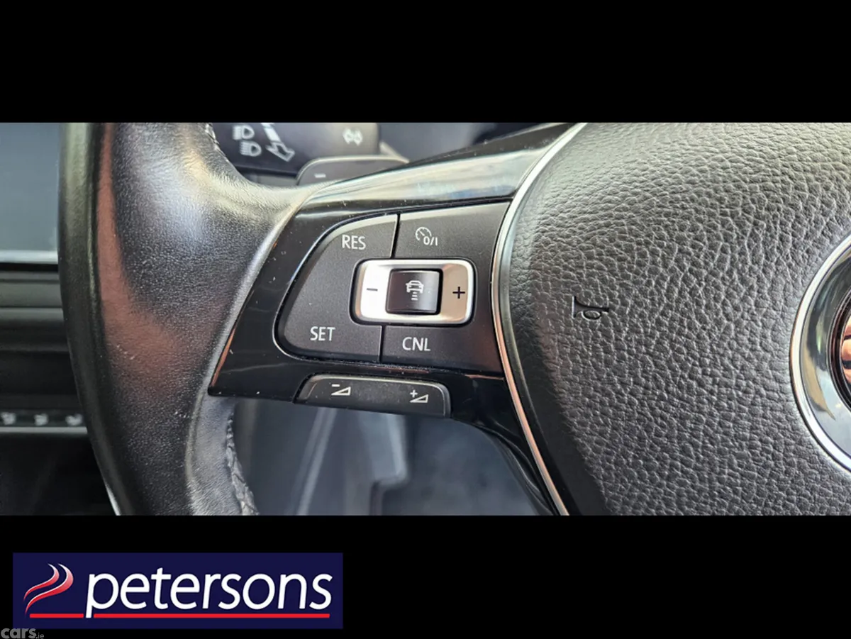 Volkswagen Polo Hatchback, Petrol, 2016, White