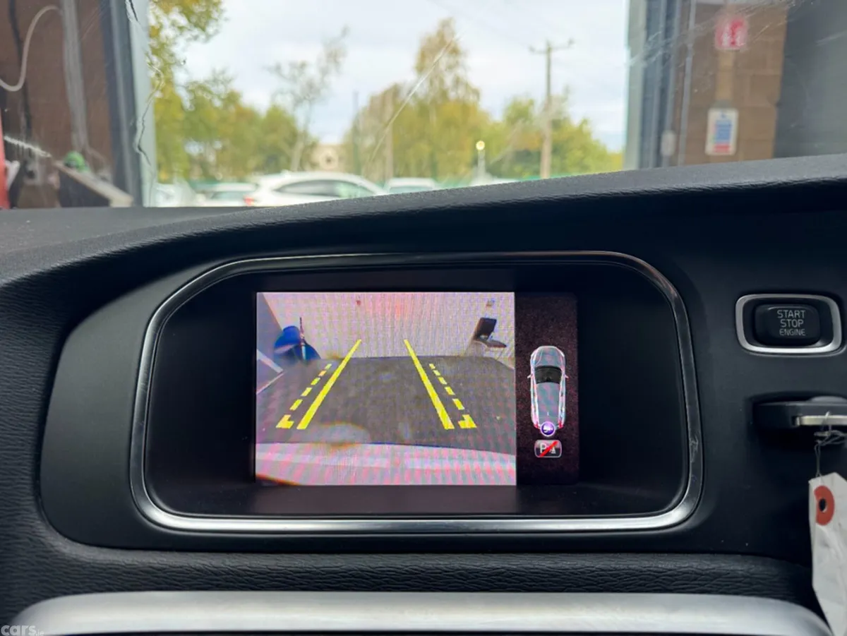Volvo V40 Hatchback, Diesel, 2018, White