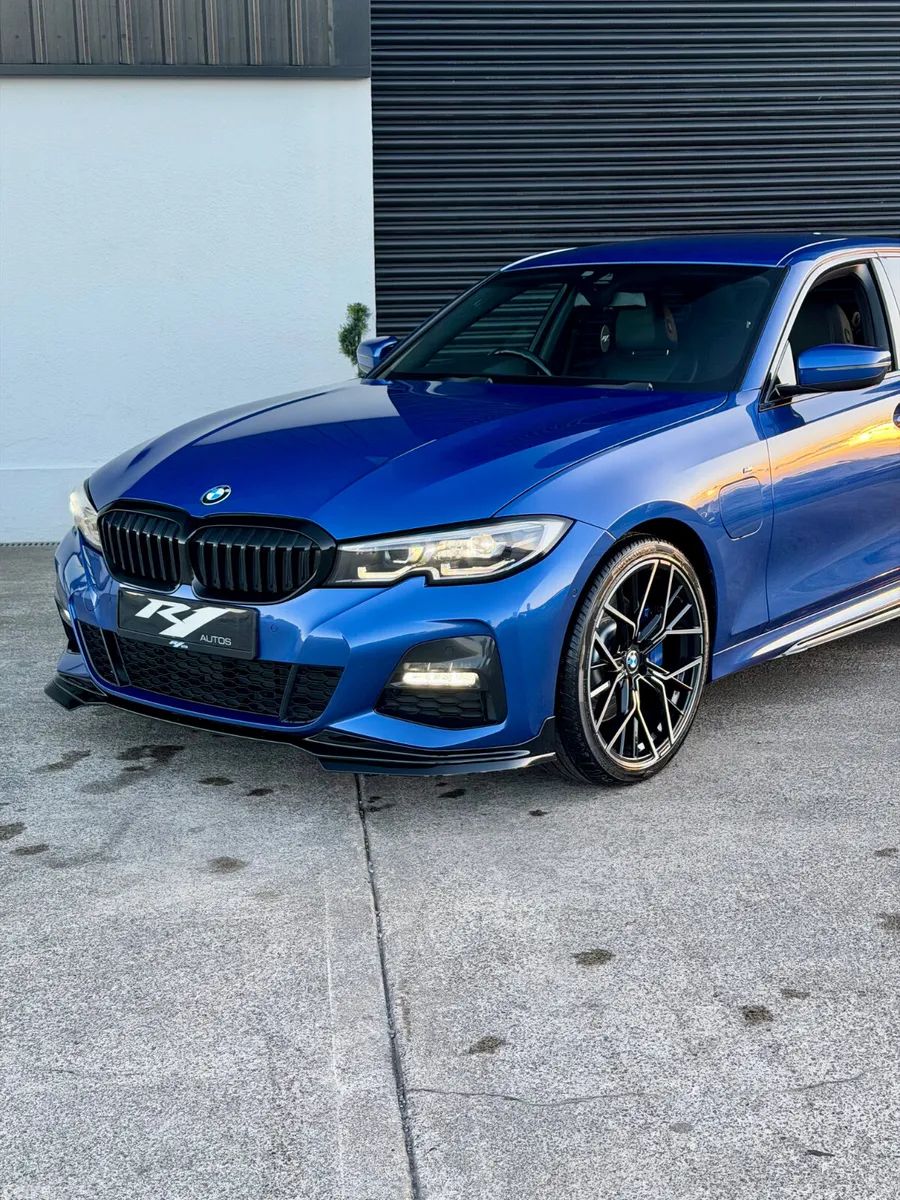 BMW 3-Series Saloon, Petrol Hybrid, 2021, Blue