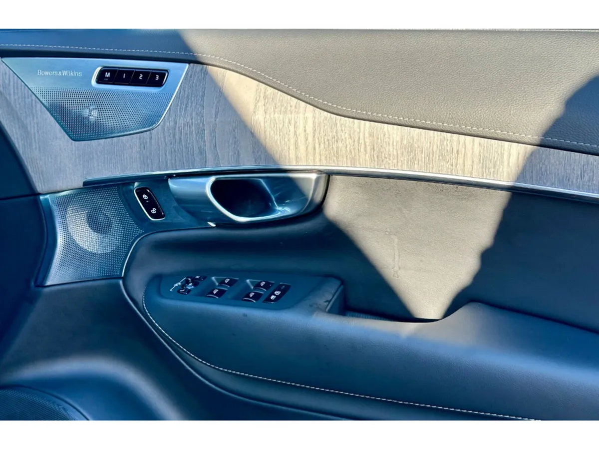 Volvo XC90 SUV, Petrol Hybrid, 2024, Black