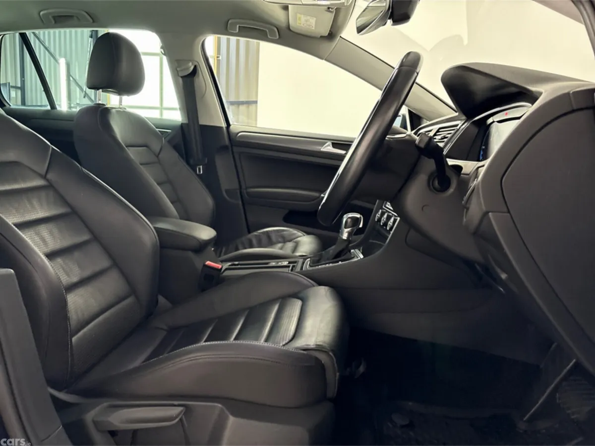 Volkswagen e-Golf Estate, Electric, 2019, Blue