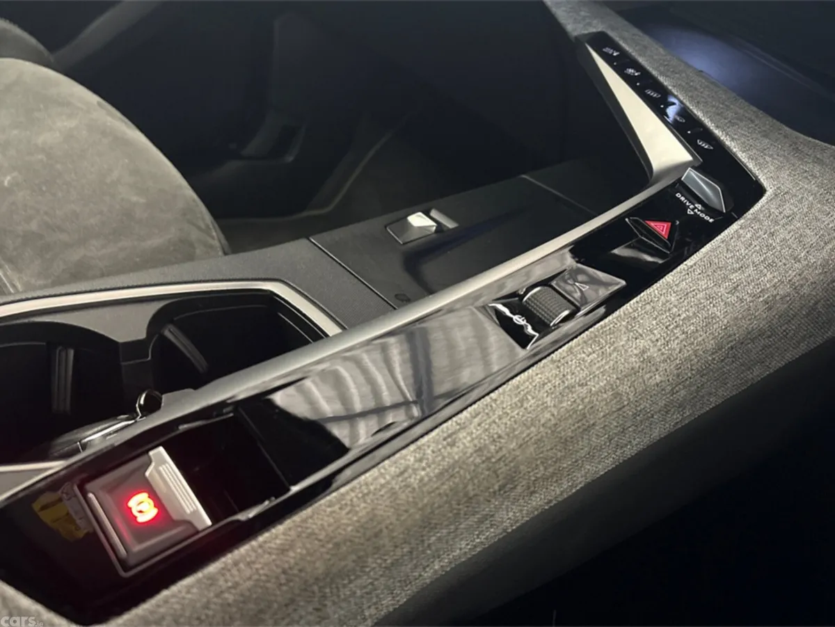 Peugeot 3008 MPV, Electric, 2025, White