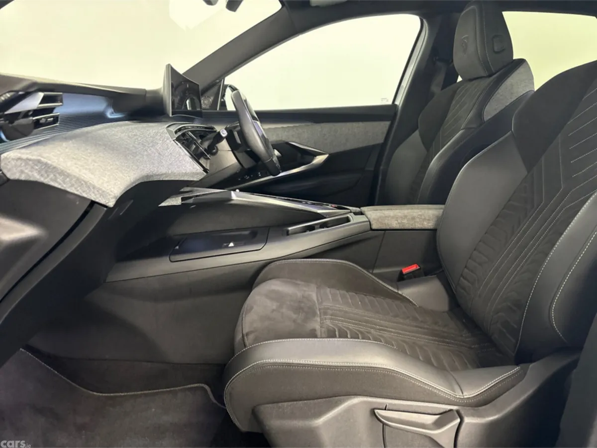 Peugeot 3008 MPV, Electric, 2025, White