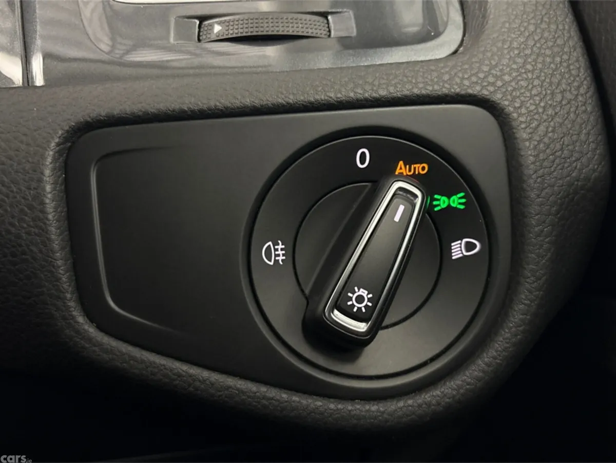 Volkswagen e-Golf Estate, Electric, 2019, Blue