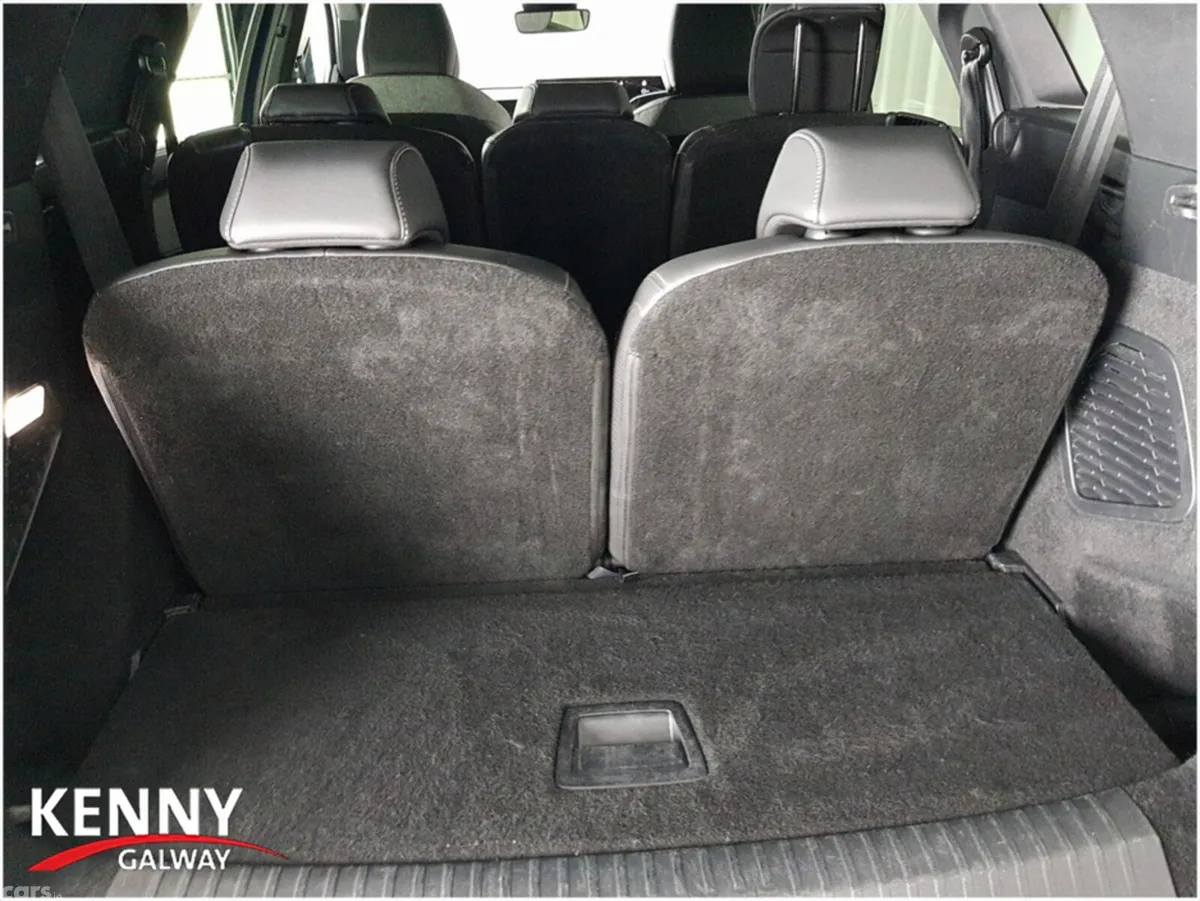 Peugeot 5008 MPV, Petrol, 2025, Blue