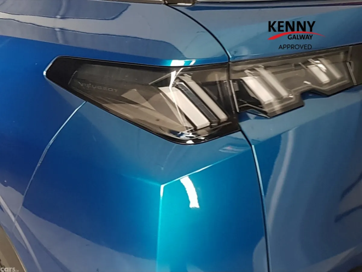 Peugeot 5008 MPV, Petrol, 2025, Blue