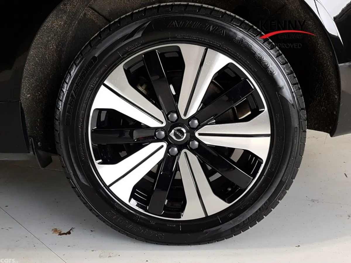 Volvo XC60 SUV, Petrol Plug-in Hybrid, 2024, Black