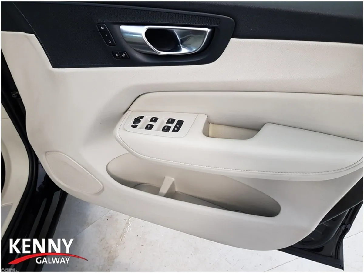 Volvo XC60 SUV, Petrol Plug-in Hybrid, 2024, Black