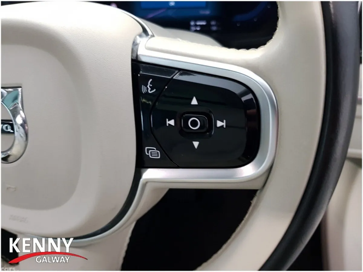 Volvo XC60 SUV, Petrol Plug-in Hybrid, 2024, Black