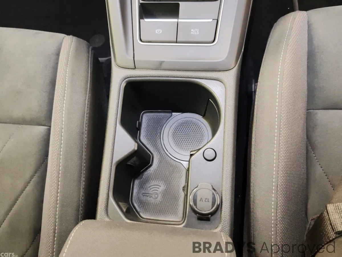 Volkswagen Golf Hatchback, Petrol, 2020, White