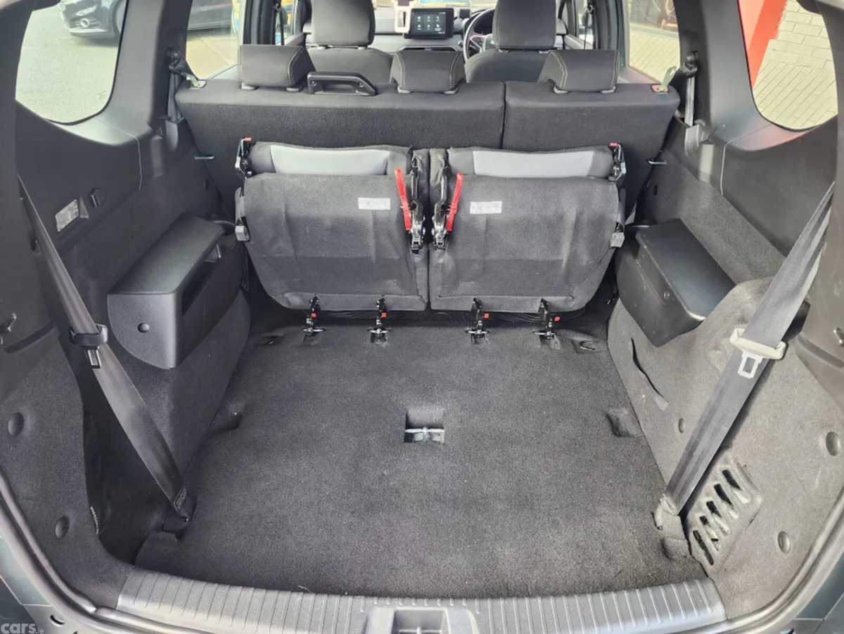 Dacia Jogger MPV, Petrol, 2024, Green