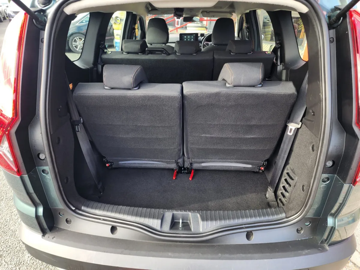 Dacia Jogger MPV, Petrol, 2024, Green