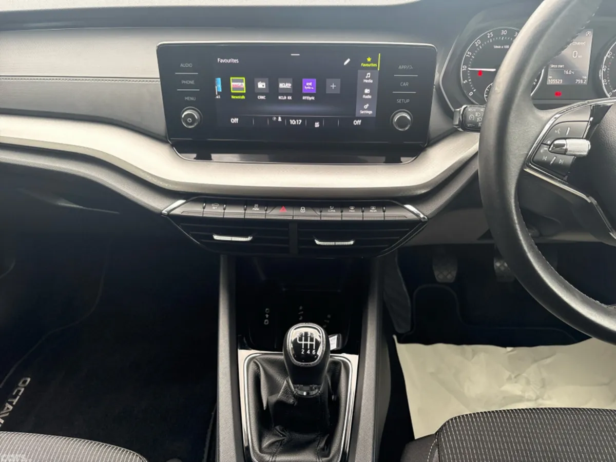 Skoda Octavia Saloon, Diesel, 2024, Blue