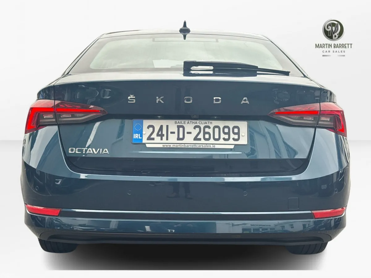 Skoda Octavia Saloon, Diesel, 2024, Blue