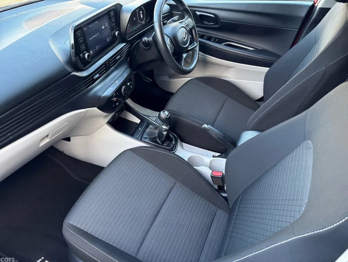 Hyundai i20 Hatchback, Petrol, 2023, Red